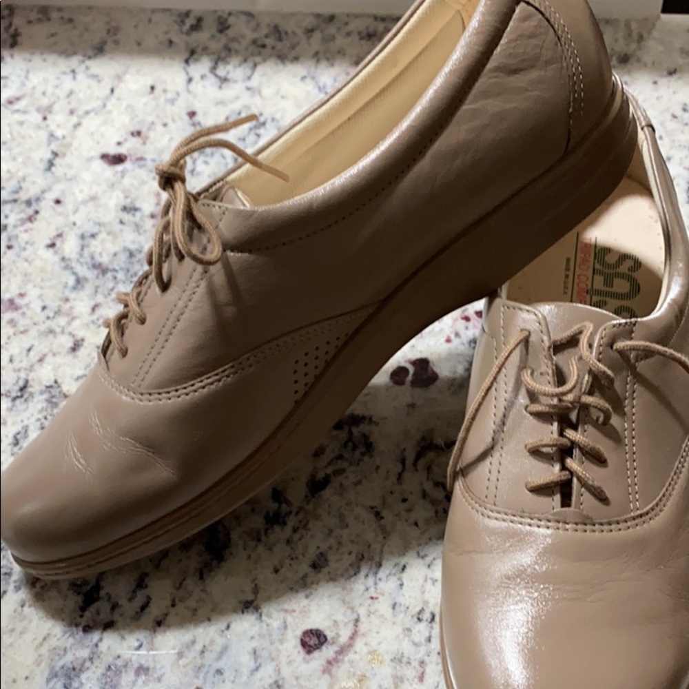 SAS shoes NWOB